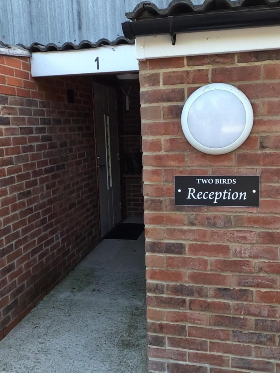 Two Birds Weekly Stay Malmesbury Exterior foto