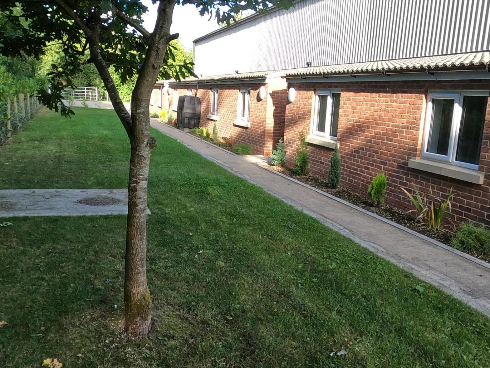 Two Birds Weekly Stay Malmesbury Exterior foto